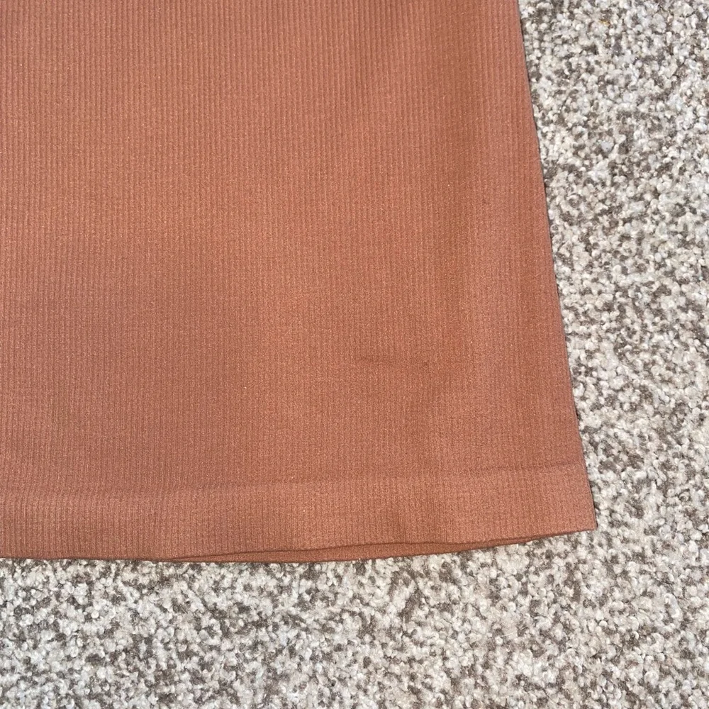 Camel Ribbed High Neck Crop - Picture 3 of 3